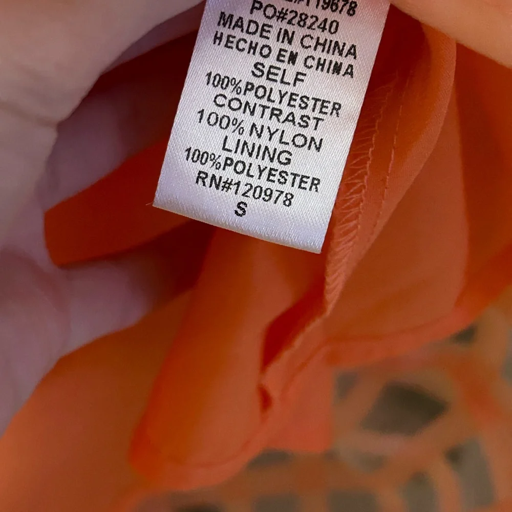 🛑 SOLD~Coral Top - Picture 5 of 6